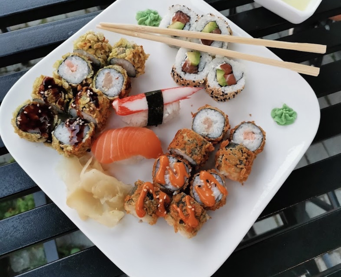 Große Sushi-Platte